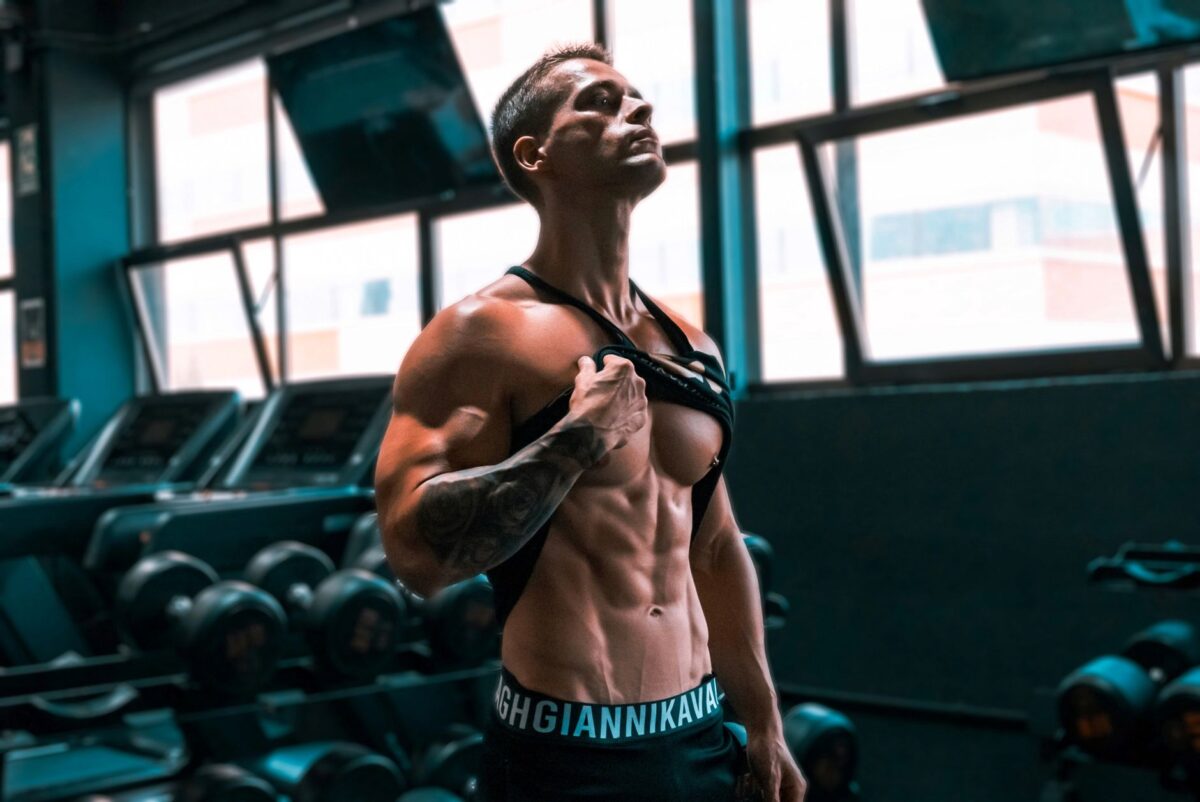 homme bodybuilder méthode entraîner